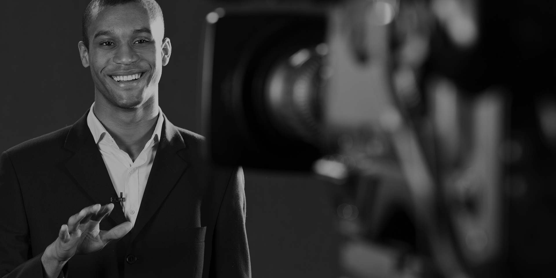 Presenter BW WebClip2Go-Presenter-Video-Production